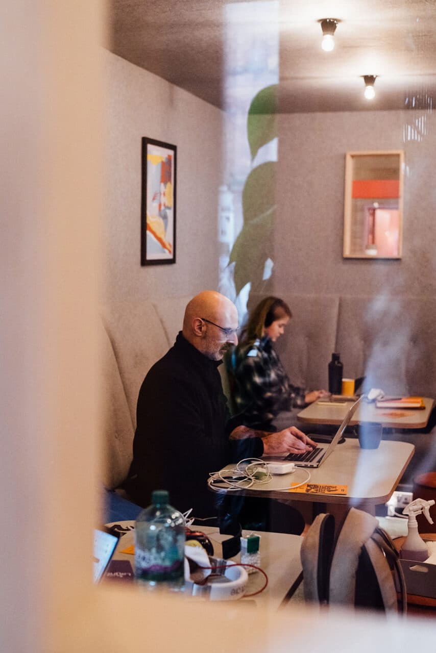 HOW TO DESIGN A HYBRID POLICY THAT BOOSTS PRODUCTIVITY AND FLEXIBILITY